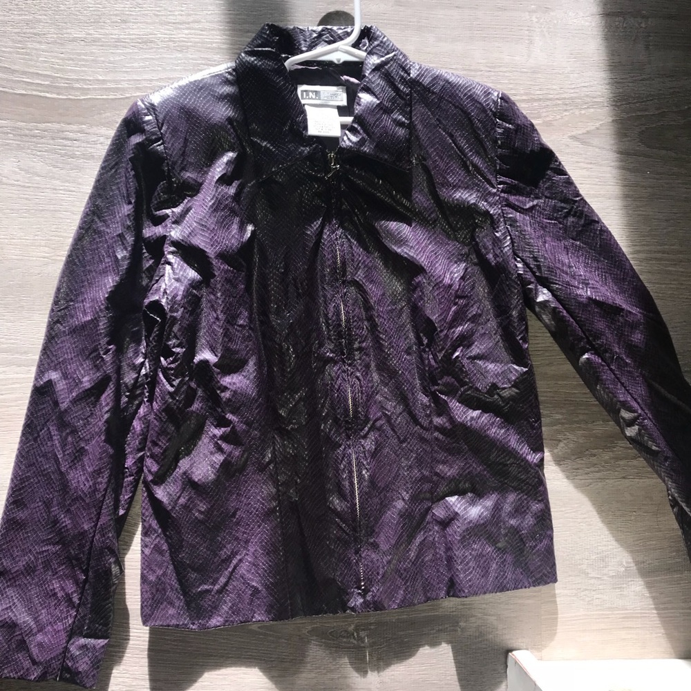 Beautiful jacket - Picture 3 of 3